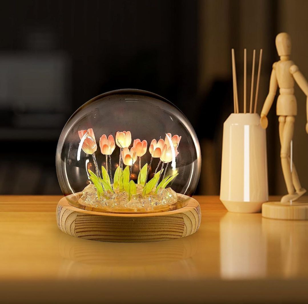 STYLISH TULIP LAMP