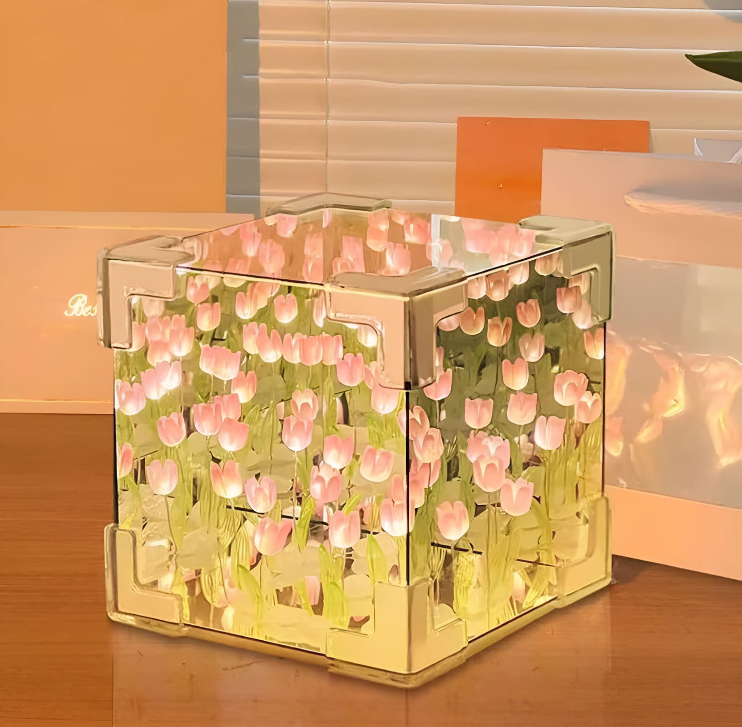 TULIP CUBE LAMP